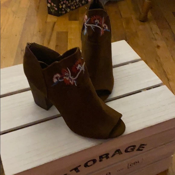 Carlos by Carlos Santana Heels - Picture 3 of 4